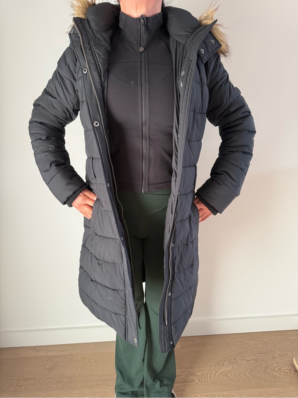 Abercrombie & Fitch Black Long Quilted Puffer Coat with Faux-Fur Trim
